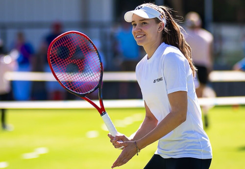Фотография к новости: Елена Рыбакина сыграла первый матч после триумфа в Брисбене