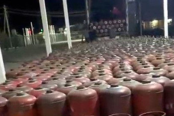 Фотография к новости: Более 600 газовых баллонов незаконно вывезли из Казахстана в Кыргызстан