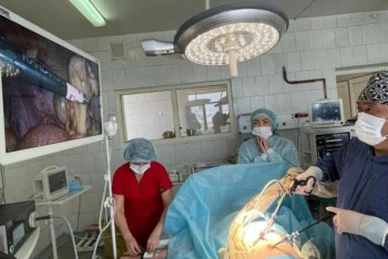 Фотография к новости: Сложнейшую операцию по соединению полости кисты с желудком провели в Алматы