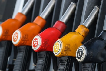 Фотография к новости: Самый дешевый: какие страны обогнал Казахстан в рейтинге цен на бензин?