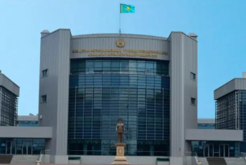 Фотография к новости: Памятник Назарбаеву демонтировали у Национального университета обороны в Астане