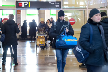 В столичном аэропорту отменили три авиарейса и 11 задержали