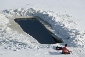 Фотография к новости: О случаях смерти во время крещенских купаний рассказали спасатели