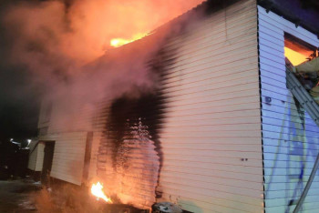 Пожарные предотвратили взрыв на складе в Алматы