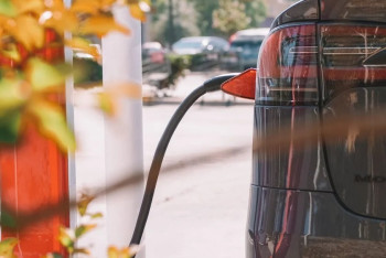 Фотография к новости: В США водители Tesla бросают машины  на улице из-за морозов