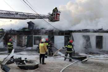 Фотография к новости: Крупный пожар в магазине потушили в Павлодаре
