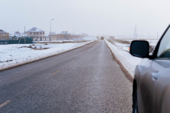 Участок республиканской дороги закрыли в области Жетысу из-за непогоды