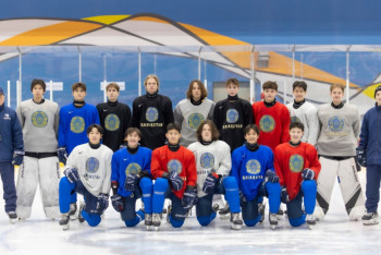 Фотография к новости: Казахстанские хоккеисты стартовали с победы на Олимпийских играх