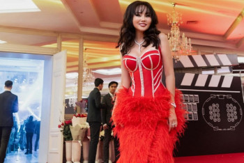 Фотография к новости: После дуэта с Меладзе Баян Алагузова пригрозила продать пиджак Кайрата Нуртаса