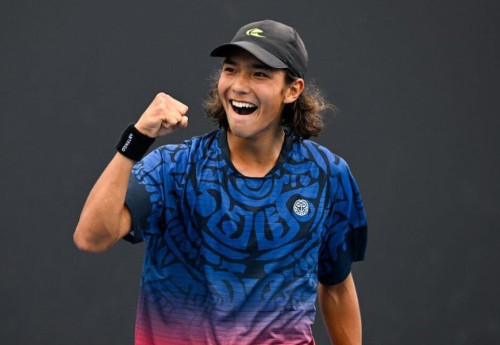 Фотография к новости: Юный казахстанец сотворил сенсацию и вышел в четвертьфинал Australian Open