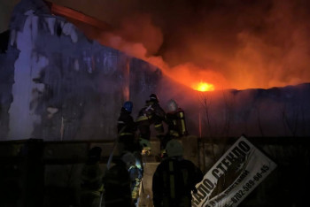 Мебельный цех горел в Астане