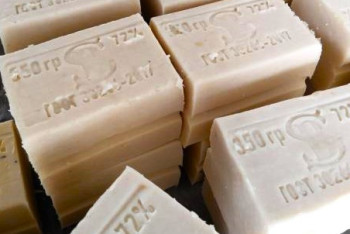 Семья из Жетысу наладила производство мыла в гараже