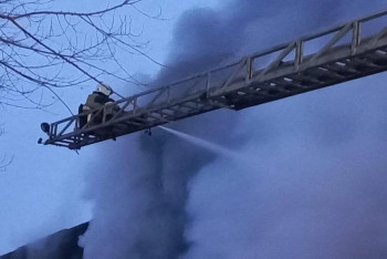 Черный дым окутал Алматы: в управлении экологии объяснили причину