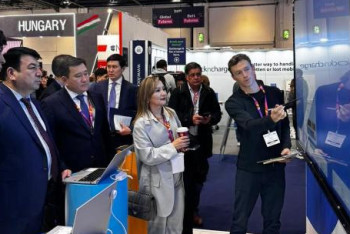 Фотография к новости: Внедрение ИИ в образование обсудил министр просвещения РК с лидерами IT-отрасли