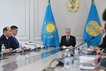 Токаев министру Шарипханову: "Если считаете свою работу неподъемной, дайте знать"