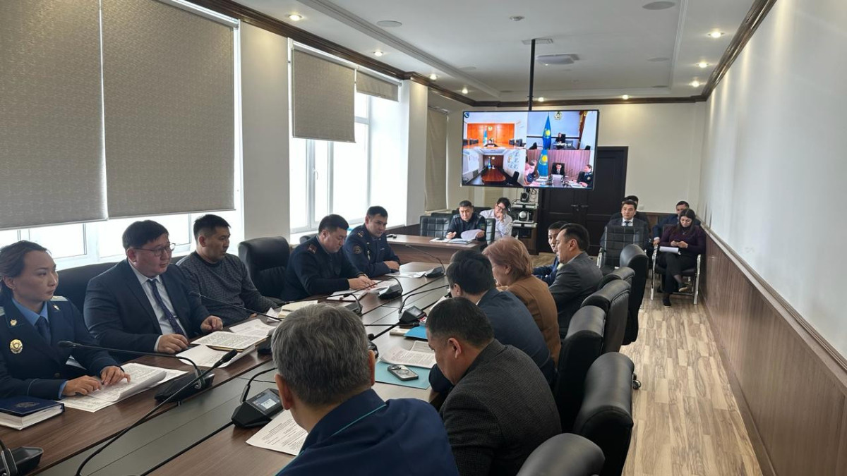 Вопросы безопасности на дорогах в Улытау обсудили в акимате