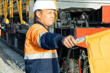 Фотография к новости: Наращивание объемов перевозок и развитие транзита: в КТЖ поставили задачи на 2024 год