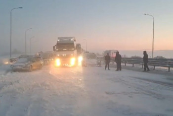 Фотография к новости: 16 машин и автобус столкнулись на выезде из Караганды