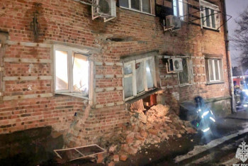 Жилая многоэтажка частично обрушилась в Ростове-на-Дону