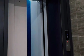 Лифты установили в надземном пешеходе в Усть-Каменогорске