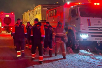 Фотография к новости: Пять человек извлекли из-под завалов на месте взрыва газового баллона в Карагандинской области