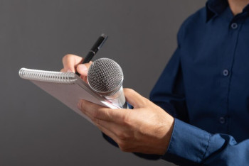 Фотография к новости: Казахстанцев проверили на знание герба