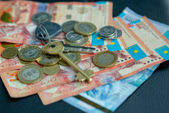 Фотография к новости: Девять тысяч казахстанцев признаны банкротами в 2023 году