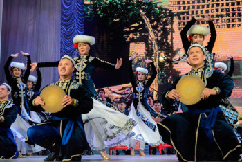 Обновлённый репертуар и креативный подход – как уйгурский театр Алматы готовится к 90-летию