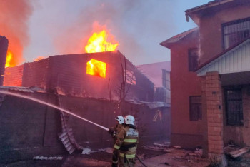 Более девяти тысяч человек спасли в Казахстане с начала зимы - МЧС