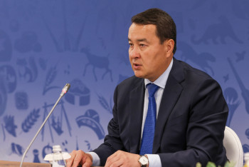 Фотография к новости: Алихан Смаилов прибыл с рабочей поездкой в Алматы