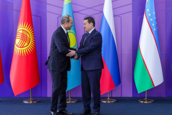 Фотография к новости: Алихан Смаилов провёл переговоры с премьер-министром Узбекистана