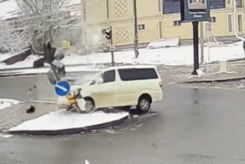 Фотография к новости: "Пил кумыс”: пьяный водитель без прав протаранил светофор в Шымкенте