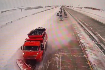 Колонна из 400 авто в сопровождении дорожников выехала из Астаны в сторону Темиртау