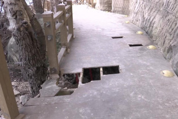 Фотография к новости: Скальную тропу закрыли после падения камней в Актау