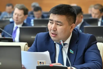 Фотография к новости: Ждём от нового правительства конкретного плана действий - Бейсенбаев