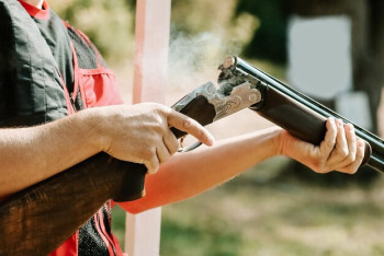 Фотография к новости: Охотник выстрелил из ружья в школьника в ЗКО