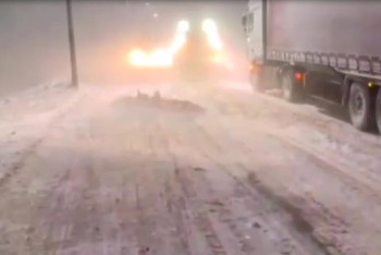 Хлеб за 1300 тенге продавали застрявшим в буран на трассе близ Хромтау