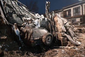 Фотография к новости: Оплывина в Алматы:  аким района прокомментировал ситуацию с инженерными сетями