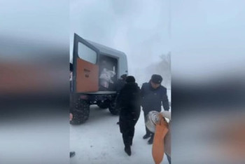 Роженицу спасли в буран на трассе в Акмолинской области