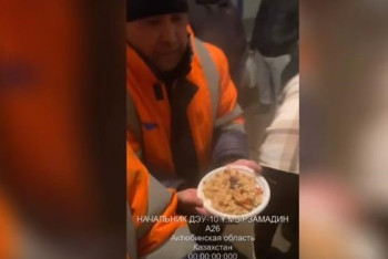 Застрявших в буран на трассах угощают горячей едой — КазАвтоЖол