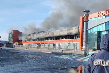 Фотография к новости: Где золото? В Семее владельцы сгоревших точек подозревают мародёров в краже ювелирных изделий