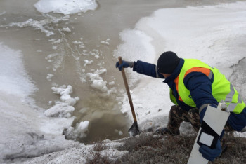 Фотография к новости: Скопление талых вод на опасных участках дорог ликвидировали  в Павлодарской области