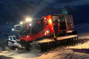 Гид из Казахстана и альпинистка из России застряли на Эльбрусе