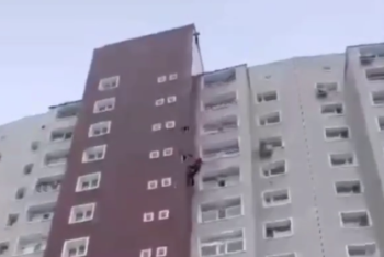 Опасность обрушения облицовки в столичном ЖК предотвратили спасатели