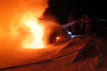 Авто загорелось на территории новостройки в Астане