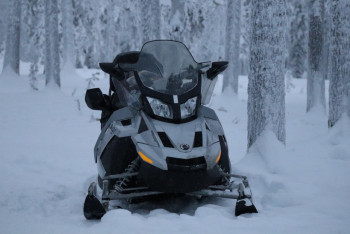 Выехал на снегоходе и заблудился: карагандинские спасатели продолжают поиски мужчины