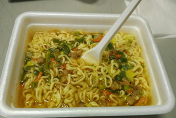 Почти в 90% лапши быстрого приготовления были обнаружены канцерогены