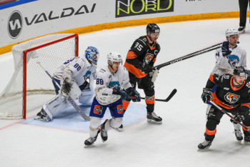 "Барыс" дал бой "Амуру" в гостях