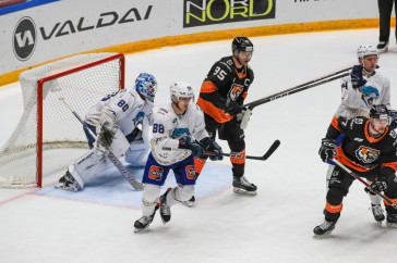 Фотография к новости: "Барыс" дал бой "Амуру" в гостях