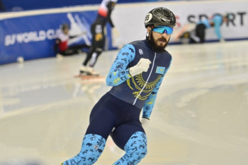 Фотография к новости: Казахстанский спортсмен взял "серебро" на этапе кубка мира по шорт-треку